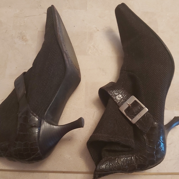 Donald Pliner Ankle Boots - Picture 5 of 6